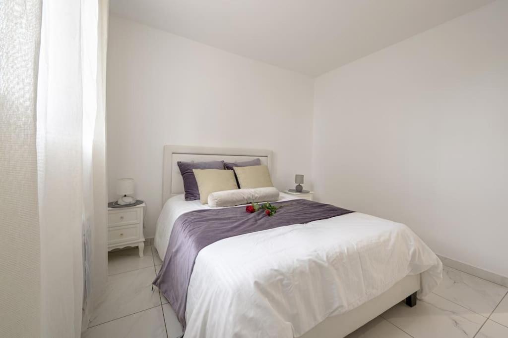 Appt P2 De 1 A 6 Pers A Rognac Apartment ภายนอก รูปภาพ