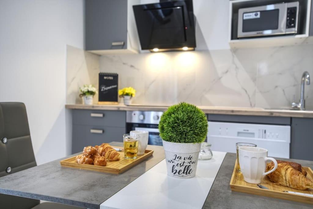 Appt P2 De 1 A 6 Pers A Rognac Apartment ภายนอก รูปภาพ