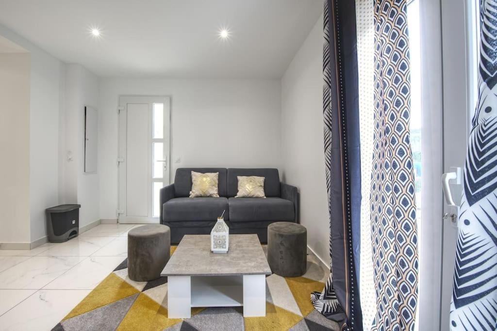 Appt P2 De 1 A 6 Pers A Rognac Apartment ภายนอก รูปภาพ
