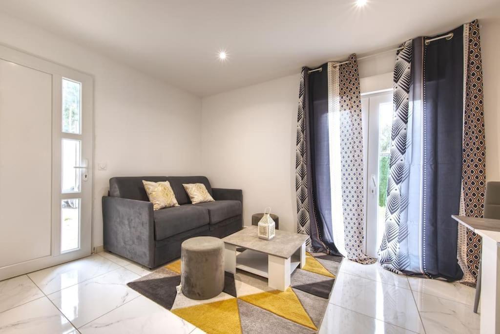 Appt P2 De 1 A 6 Pers A Rognac Apartment ภายนอก รูปภาพ